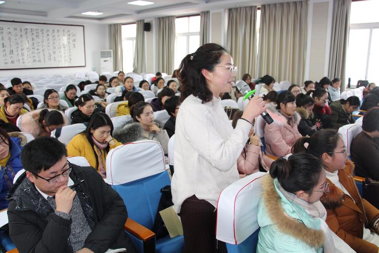 豐縣2018年小學(xué)英語新教師培訓(xùn)在東關(guān)小學(xué)舉行