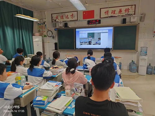 急 時出手 救 在身邊 南充龍門中學(xué)舉辦應(yīng)急救護培訓(xùn)會